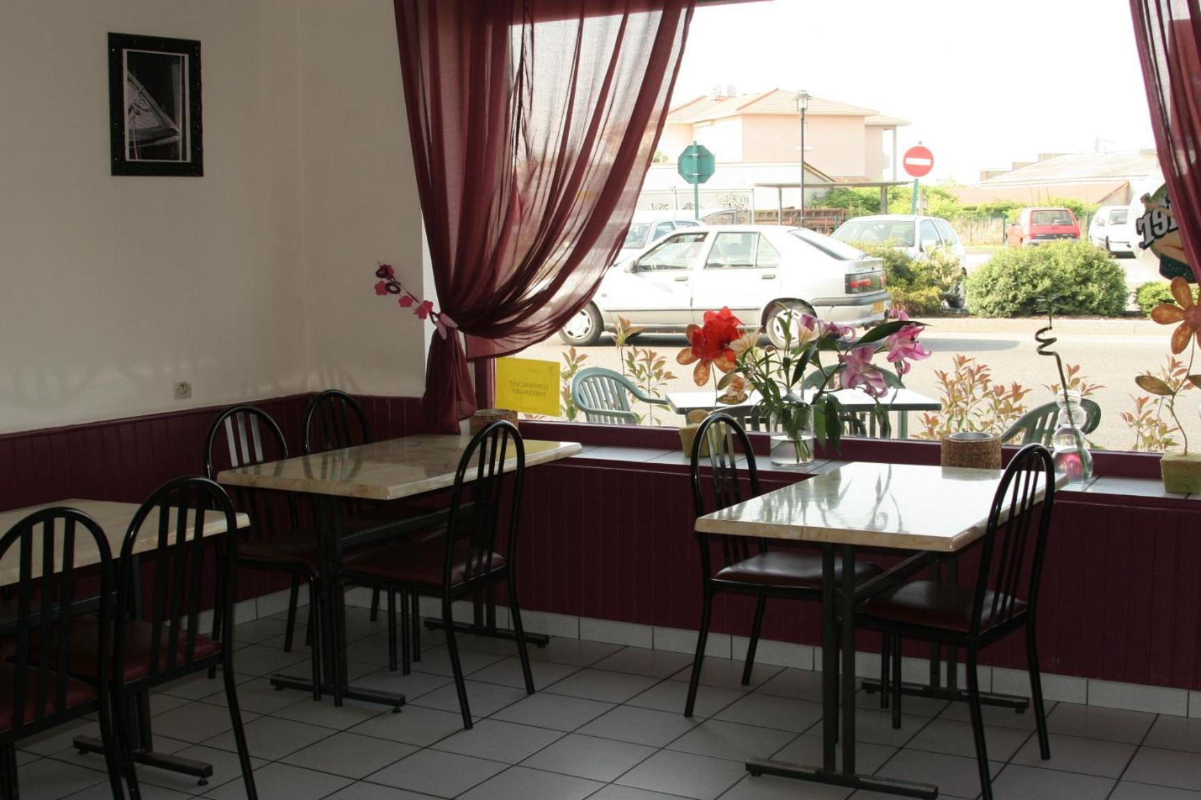 Hotel De L'Avenue Bonson  Εξωτερικό φωτογραφία